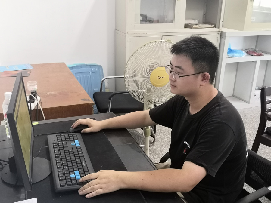 2022年度尊龙官方平台医药优异科技斗争者——雷智斌